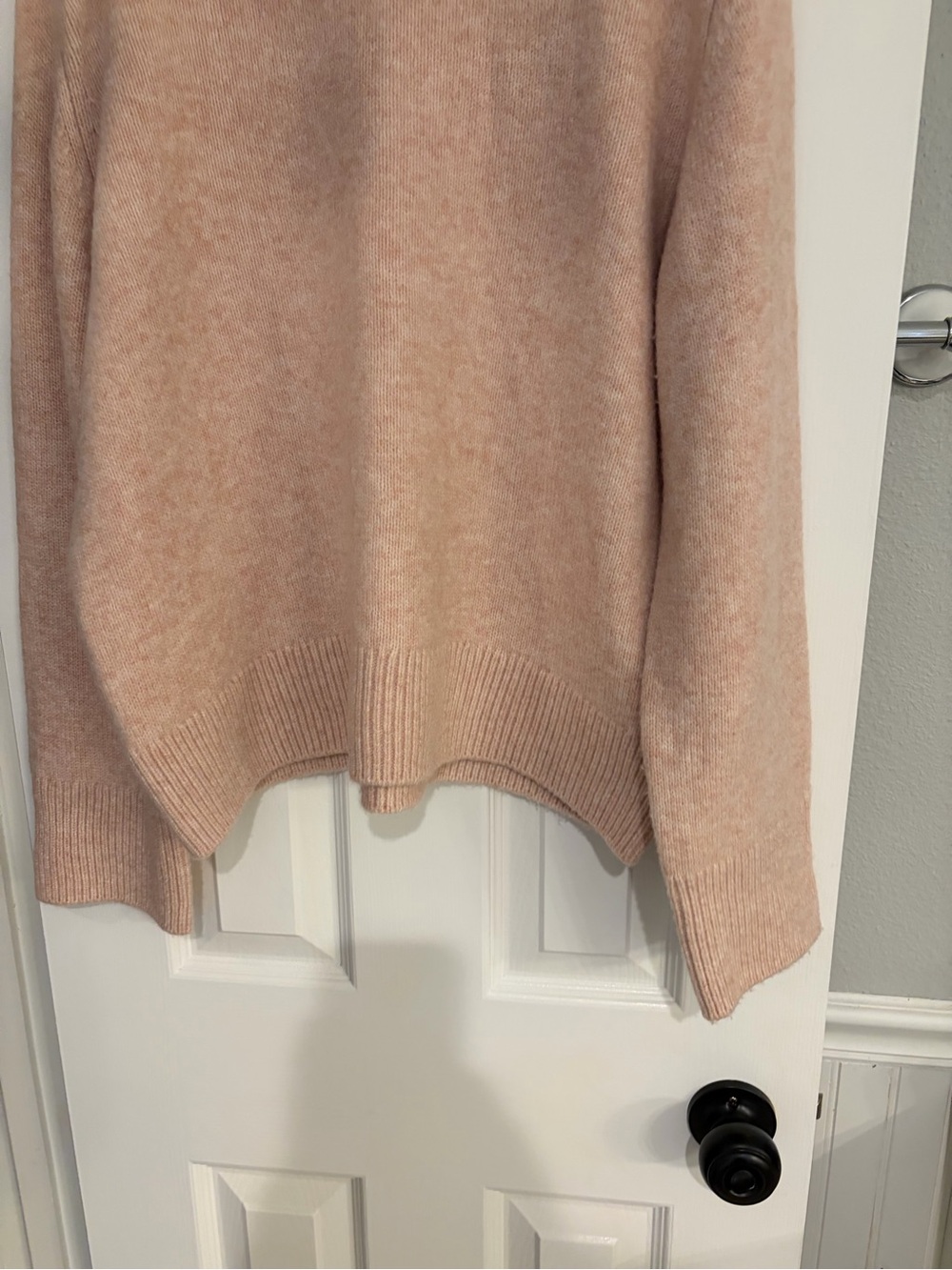 Abercrombie Pink Crewneck Knit Sweater Soft Fuzzy Pullover Medium - Picture 3 of 6